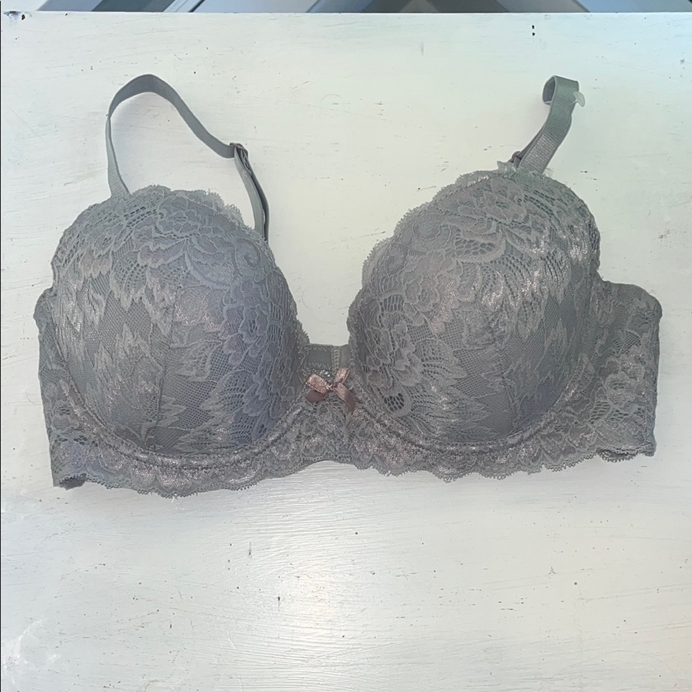 Jessica Simpson Gray Lace Underwire Bra